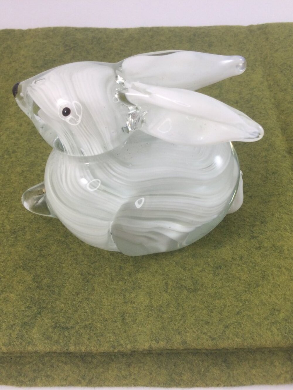 Dynasty Gallery Handcrafted Glass Figurine Bunny Rabbit White Clear Paperweight